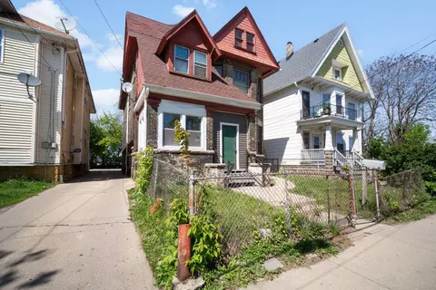 2000 W Pierce, Milwaukee, WI 53204