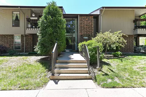 8117 W Manitoba #14, West Allis, WI 53219