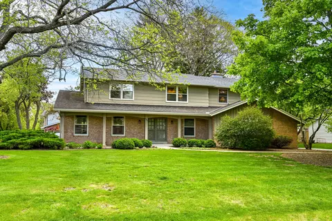 9490 N Waverly, Bayside, WI 53217