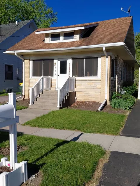 207 West, Wonewoc, WI 53968