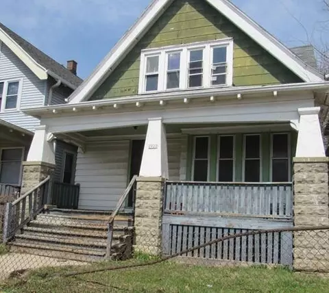 2022 W Keefe #2022A, Milwaukee, WI 53206