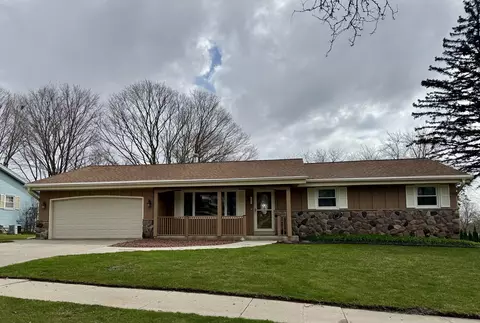 1803 Sylvan, West Bend, WI 53095