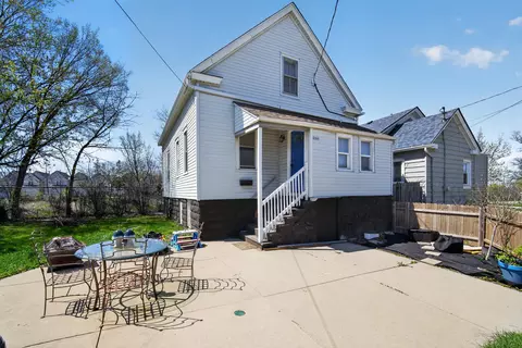 2469 S Chase, Milwaukee, WI 53207