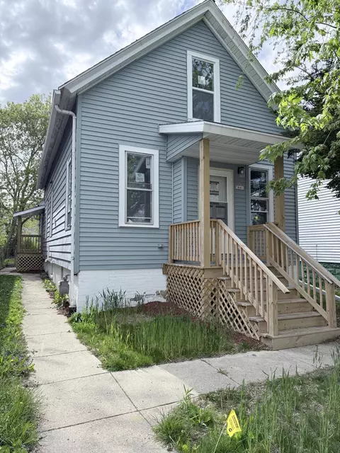 3641 N Port Washington, Milwaukee, WI 53212