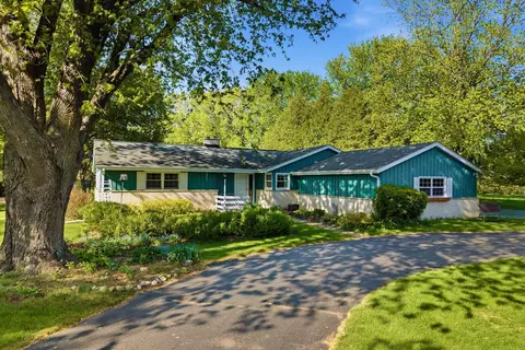 10780 Crestview, Cedarburg, WI 53012