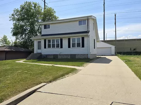 1031 S 98th, West Allis, WI 53214
