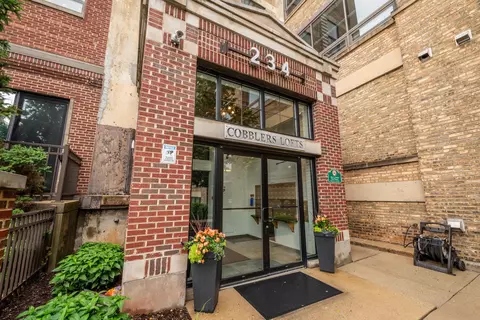 234 E Reservoir #404, Milwaukee, WI 53212