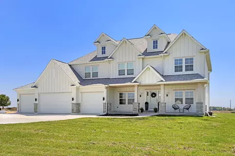 40165 106th, Randall, WI 53128