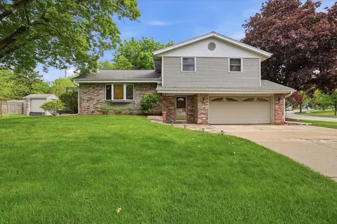 1880 Stardust, Waukesha, WI 53186