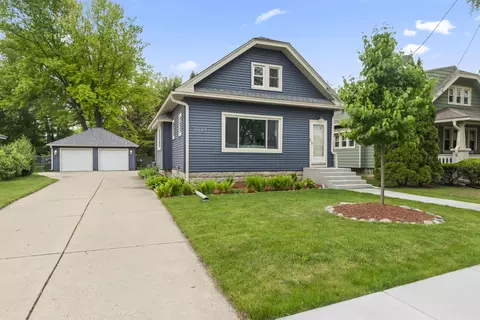 9009 W Cold Spg, Greenfield, WI 53228
