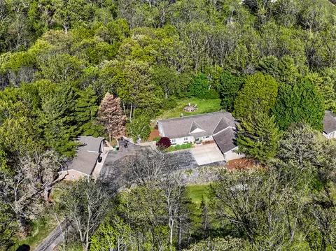 4935 Buena Park, Waterford, WI 53185