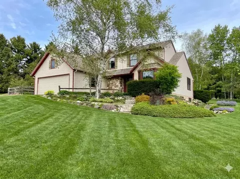 w297s3270 Boettcher, Genesee, WI 53188