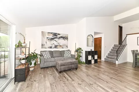 8525 W Waterford #7, Greenfield, WI 53228