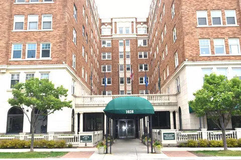 1028 E Juneau #508, Milwaukee, WI 53202