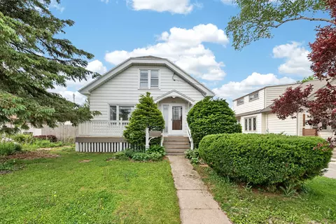 1935 E Howard, Saint Francis, WI 53235