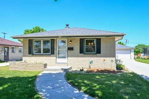 2508 W Halsey, Milwaukee, WI 53221