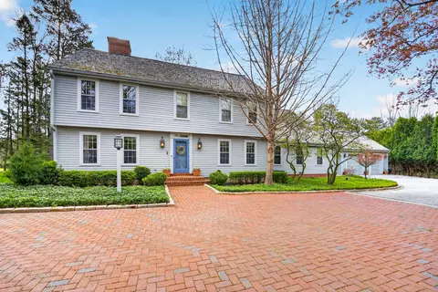 125 W Glenview, Mequon, WI 53092