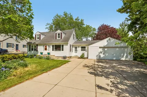 1030 Adelmann, Brookfield, WI 53045