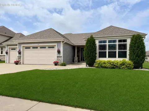 1460 Prairie Crk, Oconomowoc, WI 53066