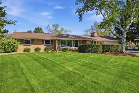 4054 Maple Grv, Hubertus, WI 53033