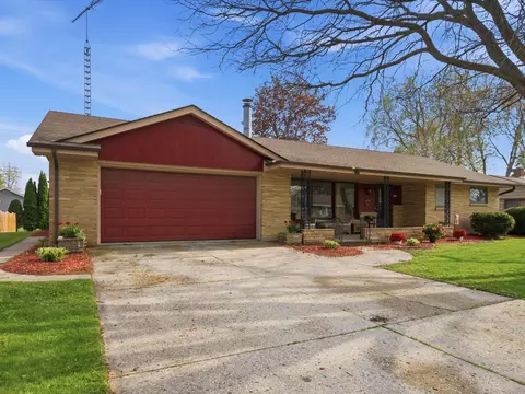2211 Markham, Manitowoc, WI 54220