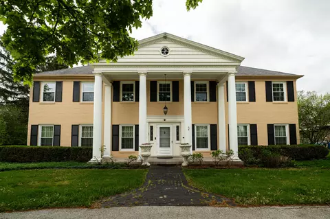 229 Indian Crk, Fox Point, WI 53217