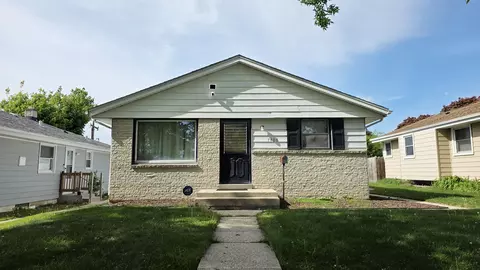 7408 W Carmen, Milwaukee, WI 53218