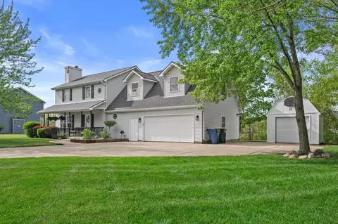 1202 W Oakwood, Oak Creek, WI 53154