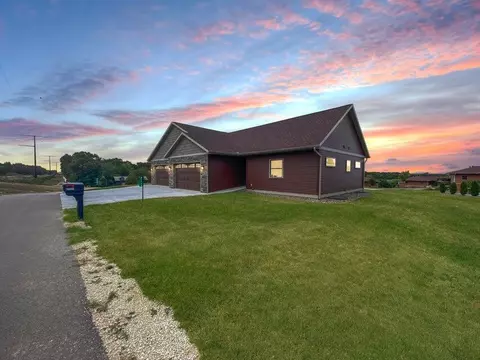 w7708 Parcher Cr, Holland, WI 54636