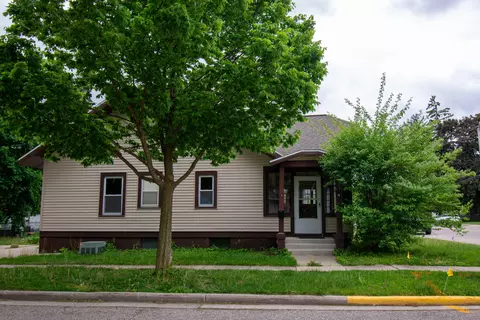 1121 Williams, Lake Geneva, WI 53147
