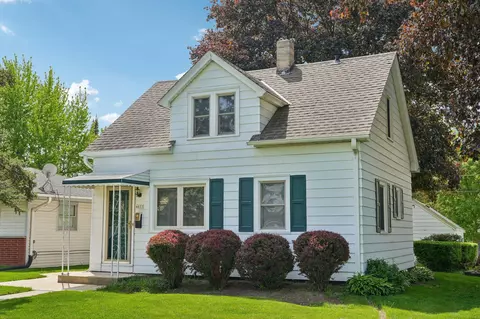 4033 N 93rd, Wauwatosa, WI 53222