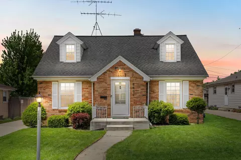 5632 Pershing, Kenosha, WI 53144