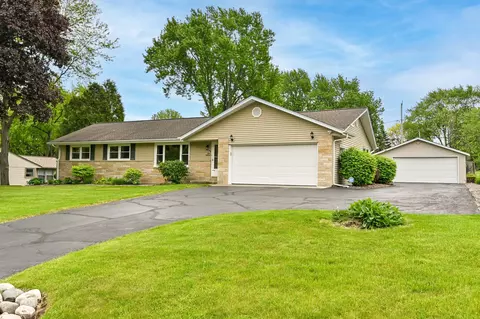 n51w16225 Fair Oak, Menomonee Falls, WI 53051