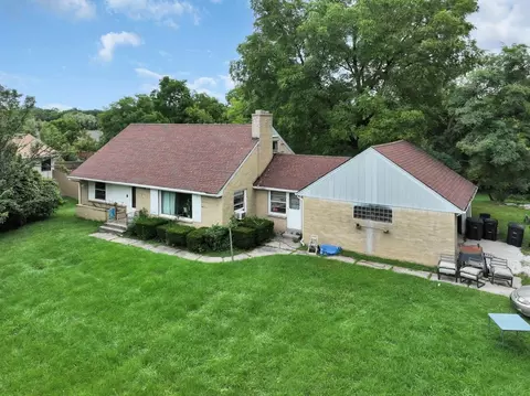 4120 S 124th, Greenfield, WI 53228
