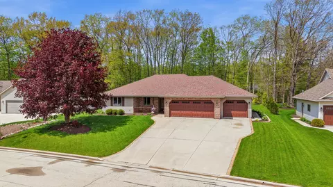 1616 Sandstone, Howards Grove, WI 53083