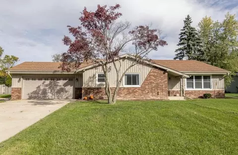 10226 W Steeple Vw, Franklin, WI 53132