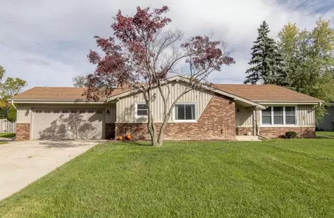 10226 W Steeple Vw, Franklin, WI 53132