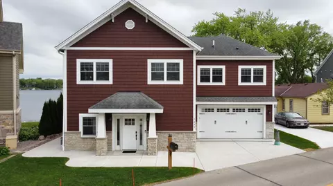 7433 N Tichigan, Waterford, WI 53185