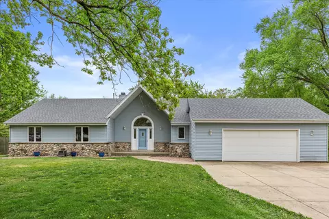 2931 W Franklin, Franklin, WI 53132