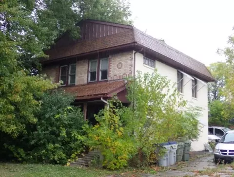 5916 W Dixon #5918, Milwaukee, WI 53214