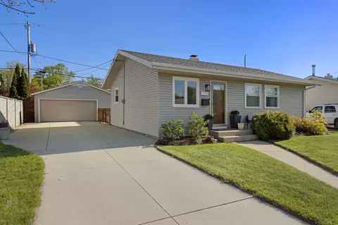 1715 84th, Kenosha, WI 53143