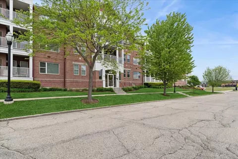 318 57th #105, Kenosha, WI 53140