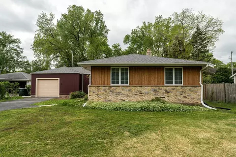 1711 W W Ml, Glendale, WI 53209