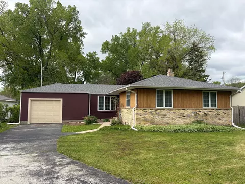 1711 W W Ml, Glendale, WI 53209