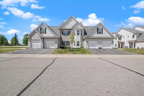 1881 Woodland #420-1, Slinger, WI 53086