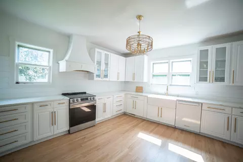 171 Martin, Sharon, WI 53585