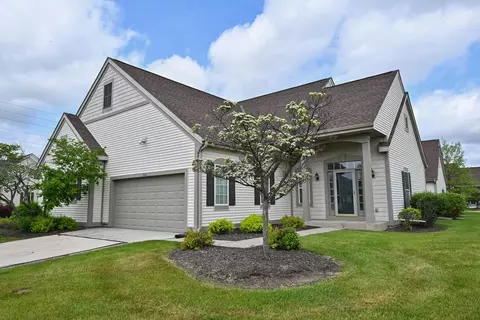 1422 Niagara #204, Waukesha, WI 53186