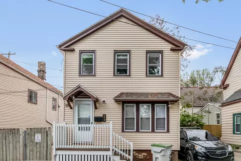 229 W W Orch, Milwaukee, WI 53204