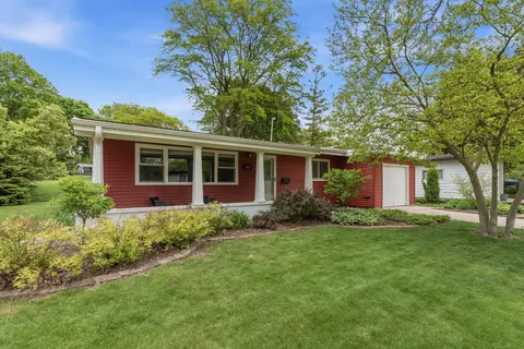 5633 Bentwood, Greendale, WI 53129