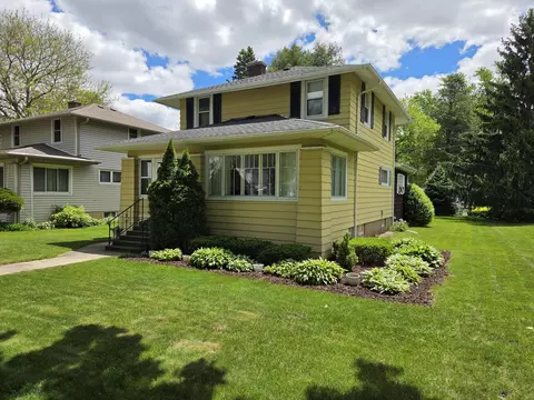 1122 Racine, Delavan, WI 53115